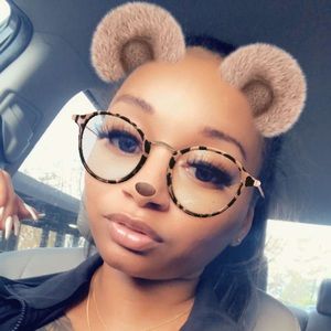 Meet your Posher, Quanisha